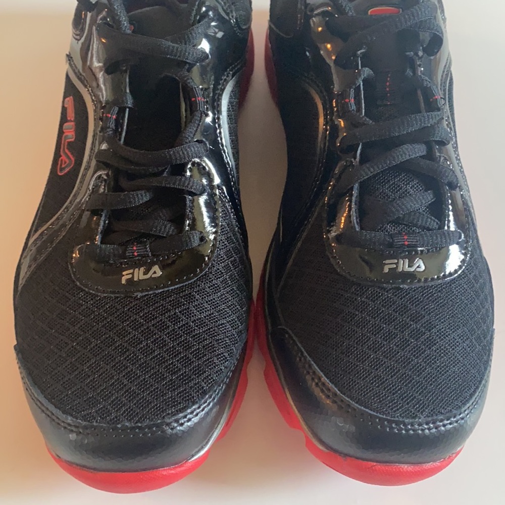 ✨BRAND NEW✨ FILA PROMPT SNEAKERS MEN'S (BLACK AND RED) - Picture 6 of 13